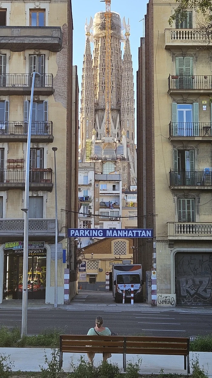 Almost there, just a little bit more - My, Barcelona (city), Sagrada Familia, Long-term construction, The photo, Architecture