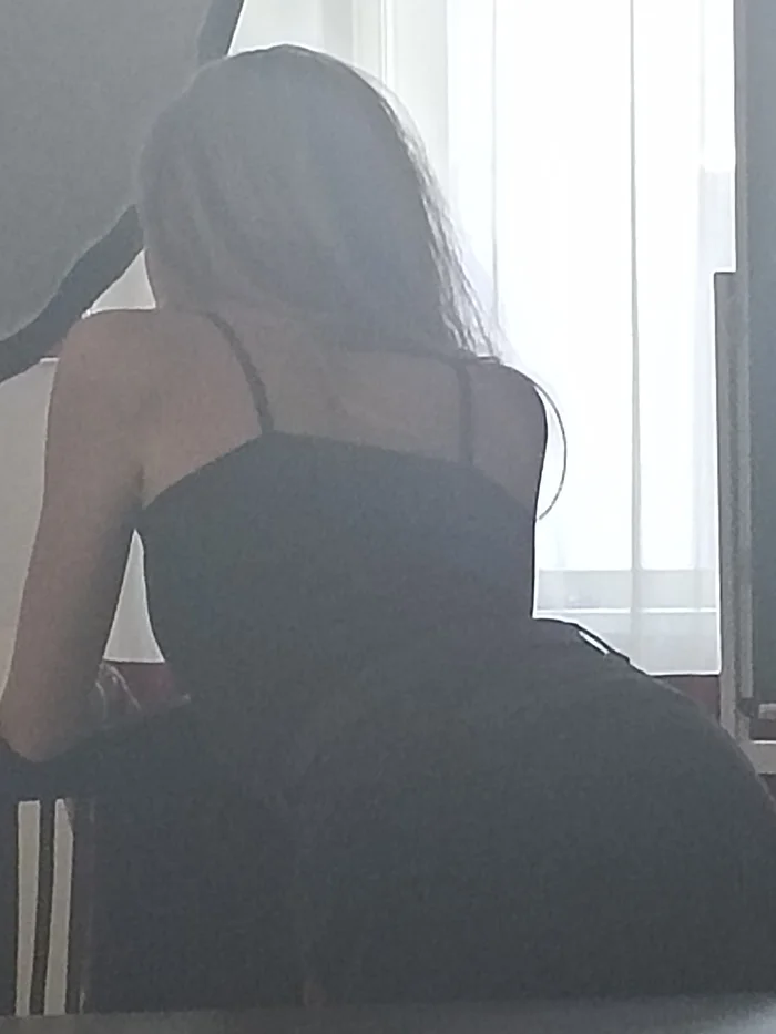 Her ass is like a ball - The photo, Booty