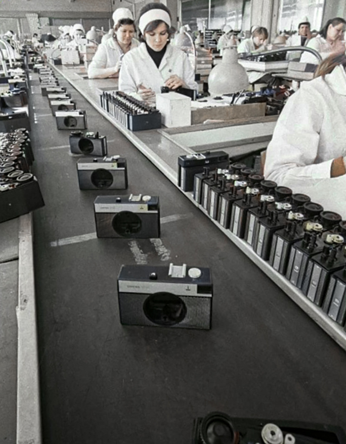 Подборка простых и потрясающих фотографий эпохи СССР. 20 раскрашенных фотографий, Часть X Старое фото, Фотография, СССР, Сделано в СССР, Детство в СССР, Колоризация, 70-е, 60-е, 80-е, 50-е, Длиннопост Подборка простых и потрясающих фотографий эпохи СССР. 20 раскрашенных фотографий, Часть X Старое фото, Фотография, СССР, Сделано в СССР, Детство в СССР, Колоризация, 70-е, 60-е, 80-е, 50-е, Длиннопост