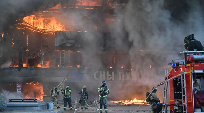 Musical Comedy Theatre Burns Down in Khabarovsk - My, Officials, Khabarovsk, Theatre, Fire, Burned out