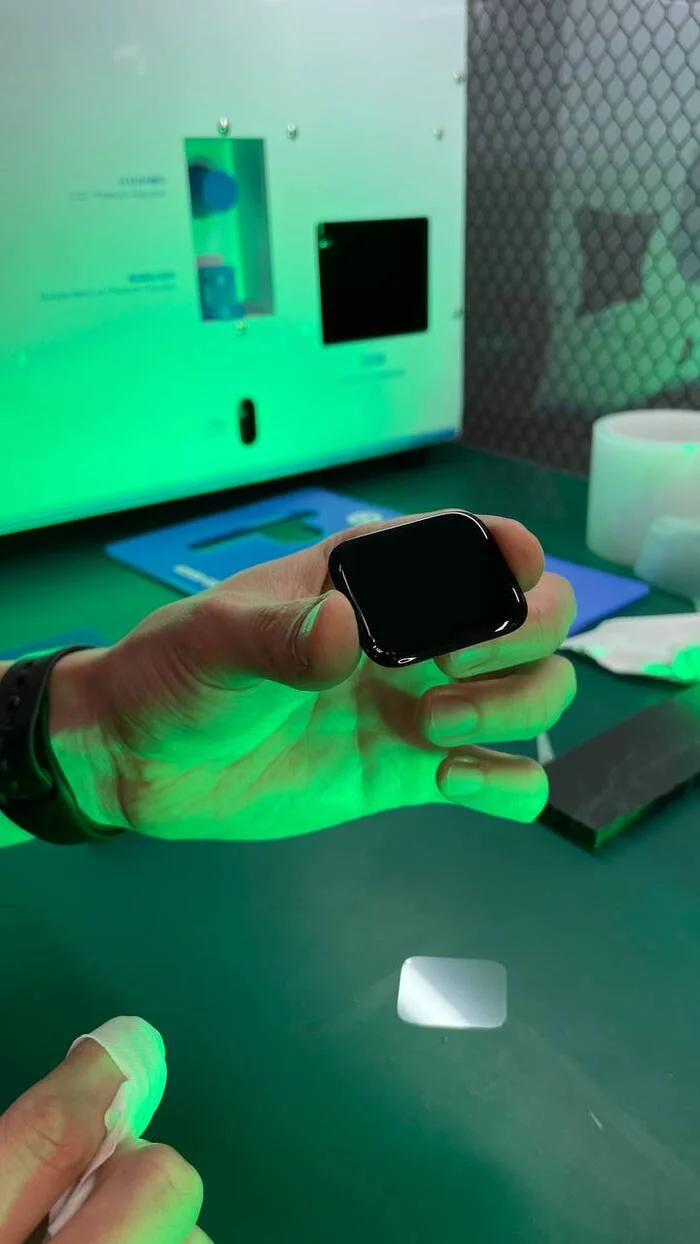 We cut glass on smart watches. Replacing the display glass on the Apple Watch SE 40 mm 2023 - My, Ремонт телефона, Repair of equipment, Apple Watch, Saint Petersburg, Service center, Video, Soundless, Vertical video, Longpost