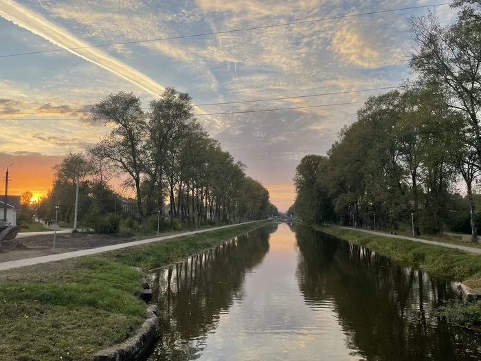 Aesthetics of Everyday Life - My, Aesthetics, Daily routine, Evening, Sunset, Channel, Water, River, Green trees, Sky