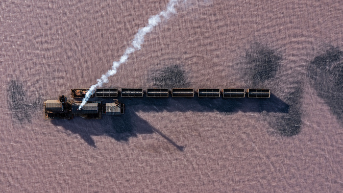 �������