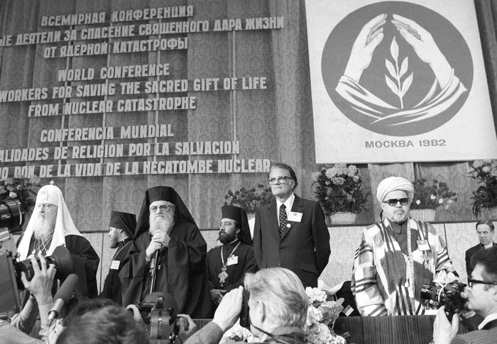 Pastor preaches in Orthodox churches of the Soviet Union - the USSR, Politics, West, История России, Russia, Pastor, Orthodoxy, Sermon, Protestantism, ROC, Religion, USA, Temple, Longpost