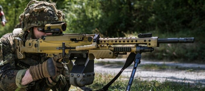 Все пулемёты MG5, поступающие на вооружение бундесвера, комплектуются оптическими прицелами