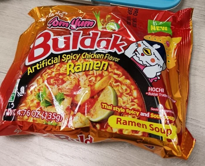 Новинка Samyang buldak Tom Yum. Полный провал? - Моё, Доширакология, Лапша, Бичпакет, Том ям, Креветки, Морепродукты, Имбирь, Лайм, Кислота, Кислятина, Сливки, Доширак, Рамен, Макароны, Соус, Острый соус, Новинки, Buldak, Еда, Отзыв, Длиннопост