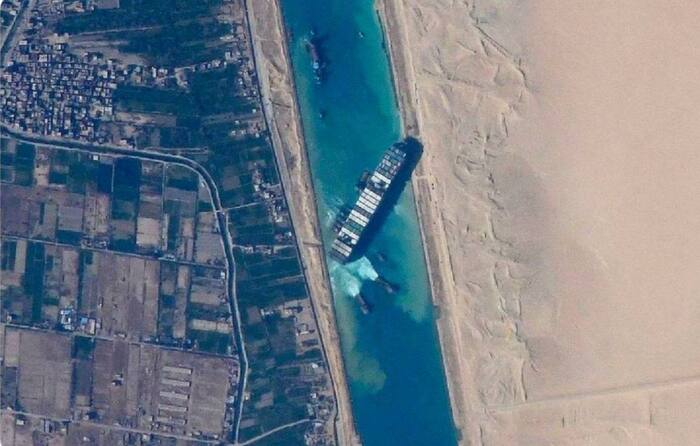 What the global geopolitical problem looked like 3 years ago - Suez canal, Container, Humor, Ever Given container ship