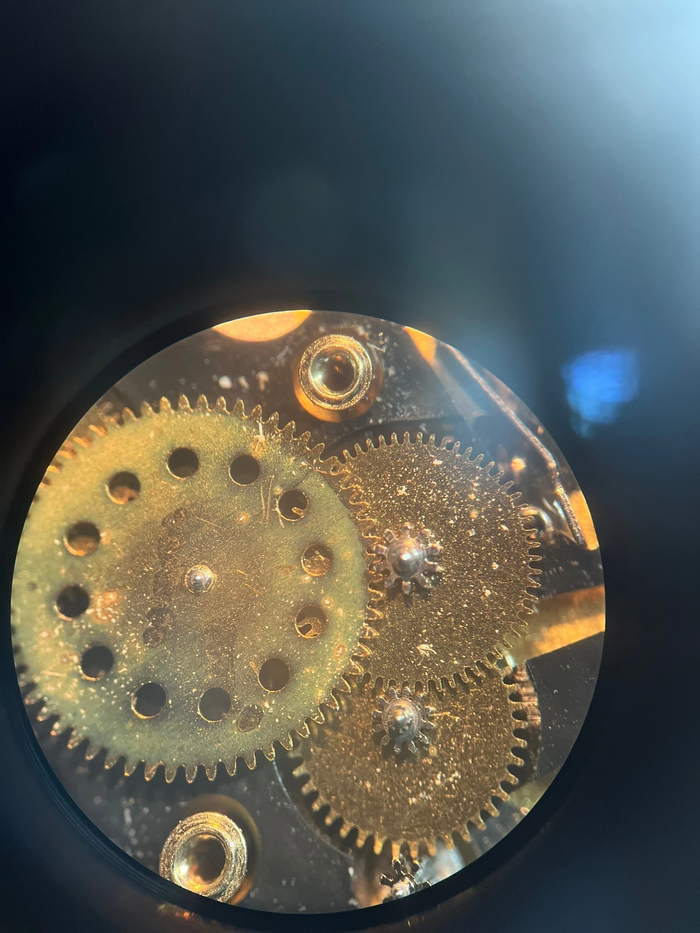 Центральная колесная система с налетом и грязью на колесах