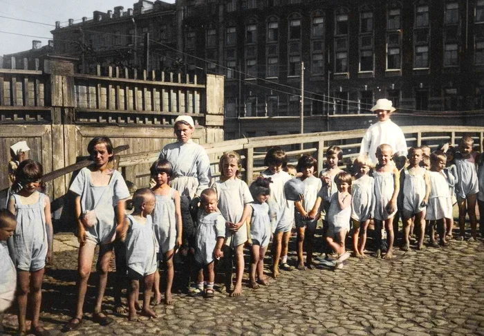 Петроград — Ленинград. Жизнь и быт Северной столицы в 1920-е годы. 20 раскрашенных фотографий. Часть 2 Историческое фото, Старое фото, История города, Фотография, Колоризация, Ленинград, Санкт-Петербург, Петроград, 1920-е, Длиннопост