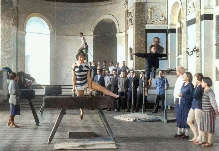 Петроград — Ленинград. Жизнь и быт Северной столицы в 1920-е годы. 20 раскрашенных фотографий. Часть 2 Историческое фото, Старое фото, История города, Фотография, Колоризация, Ленинград, Санкт-Петербург, Петроград, 1920-е, Длиннопост