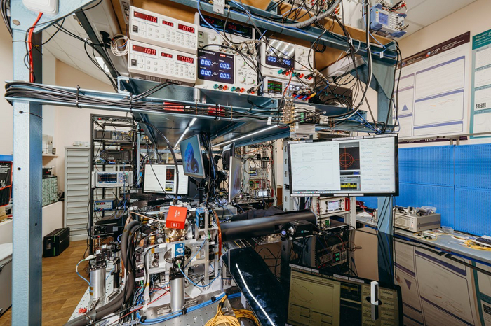 <!--noindex--><a href="https://pikabu.ru/story/ochen_interesno_no_sovershenno_neponyatno_08102024_11889125?u=https%3A%2F%2F3dnews.ru%2F1112098%2Fv-rossii-sozdan-50kubitniy-ionniy-kvantoviy-kompyuter&t=https%3A%2F%2F3dnews.ru%2F1112098%2Fv-rossii-sozdan-50kubitniy-ionniy-...&h=5660c425cd9a7449dced51f64eb3eeb89cc0fff4" title="https://3dnews.ru/1112098/v-rossii-sozdan-50kubitniy-ionniy-kvantoviy-kompyuter" target="_blank" rel="nofollow noopener">https://3dnews.ru/1112098/v-rossii-sozdan-50kubitniy-ionniy-...</a><!--/noindex-->