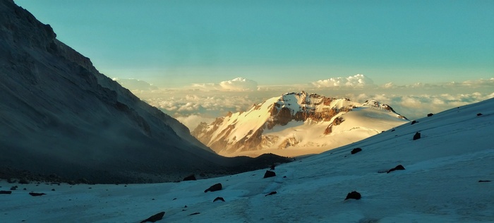 Рассвет на леднике, западный Казбек