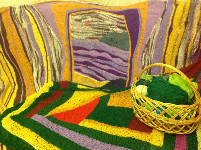 Этот согревает сотрудников драматического театра