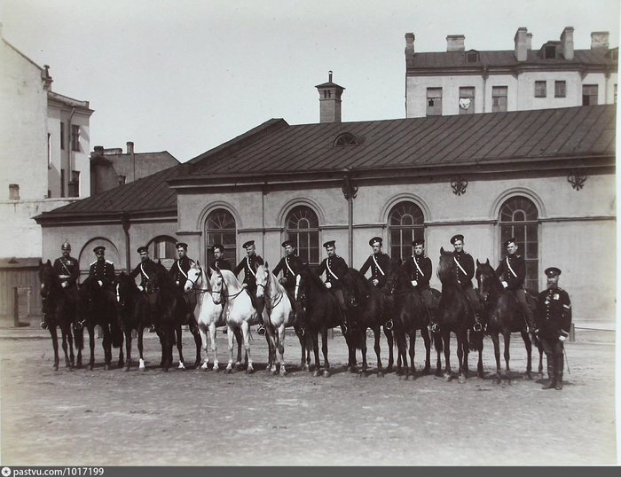 Паж - символ эпохи "хруста французской булки"