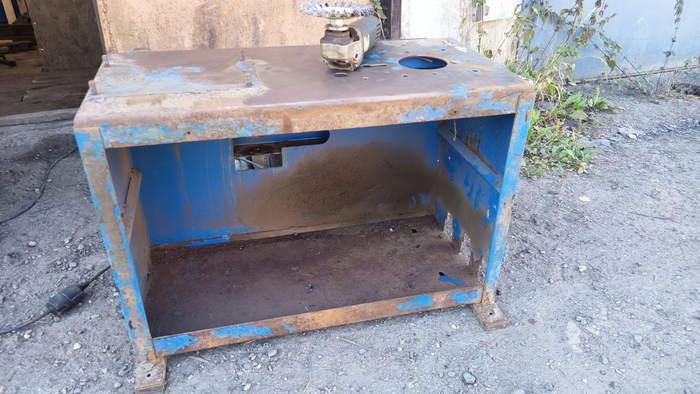 Очистка станины.