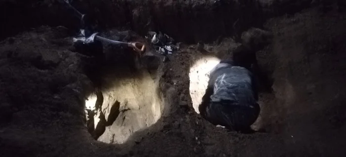 Night foray or how they found a wine cellar - My, Digger, Metal detector, Treasure, Treasure hunt, Coin, Glass, Bottle, Российская империя, Find, Amur region, Blagoveshchensk, Silver, Archeology, Archaeological finds, Excavations, Longpost