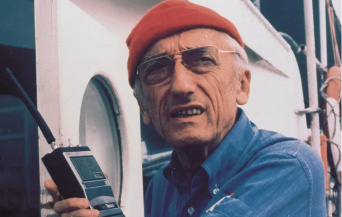 Ну как вы там, потомки? Уже погрузились на дно Марианской впадины в гидрокостюме, а не в батискафе? Котов? Каких котов? Зачем котов в гидрокостюм?