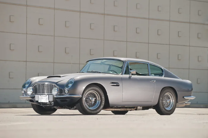 Aston Martin DB6 Vantage Coupe - Ретроавтомобиль, История автомобилей, Aston Martin, 1966, Длиннопост