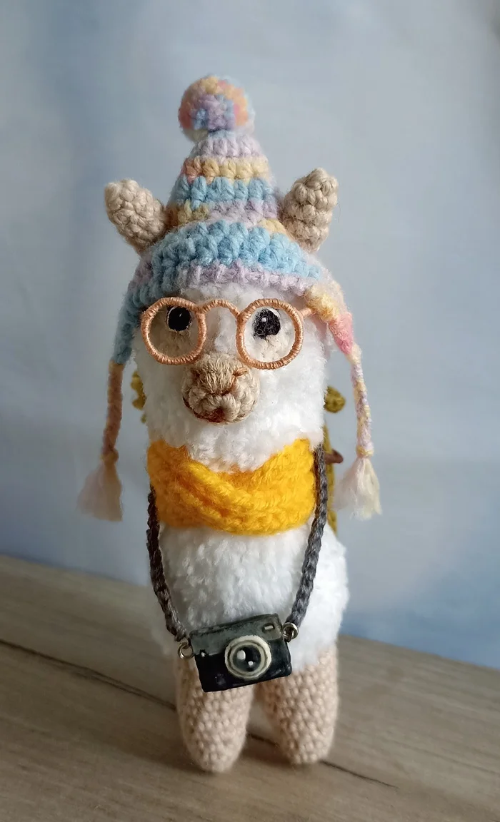 Knitted toy alpaca traveler - My, Knitting, Knitted toys, Amigurumi, With your own hands, Crochet, Longpost