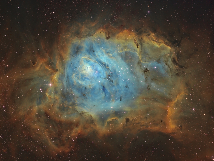 M8  Lagoon Nebula by Ariel Cappelletti