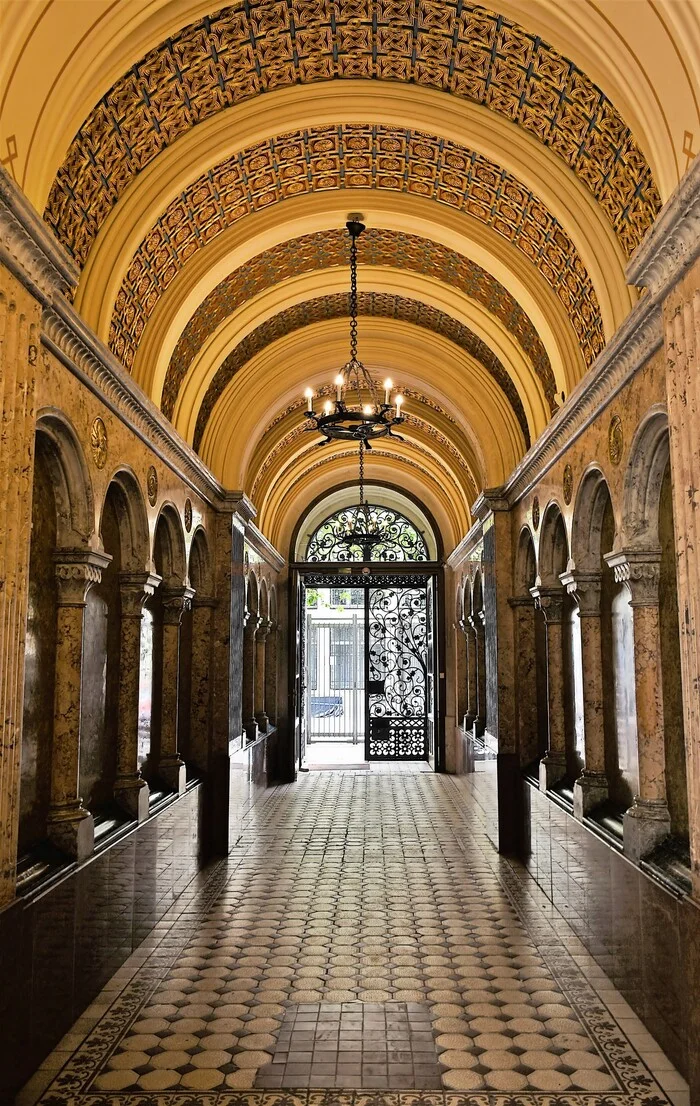 Courtyards of Budapest. Part two - My, Budapest, Courtyard, Old houses, Longpost