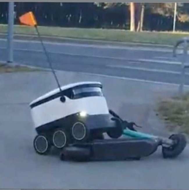 This is a victory - Robot, Kick scooter, Images, Humor, Robot courier