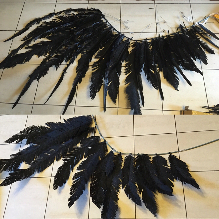 Нижний вариант только перья из ниток, верхний уже с добавлением натуральных перьев.