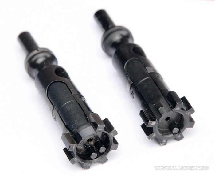 Затворы STM-308 (слева) и AR-15