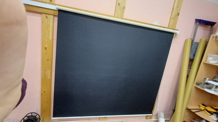 Черный рулонный фон