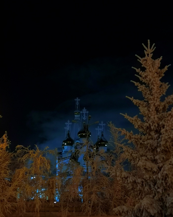 г. Якутск погулять по городу не удалось. На улице было -50. Поэтому единственное фото Градоякутского Преображенского Кафедрального собора