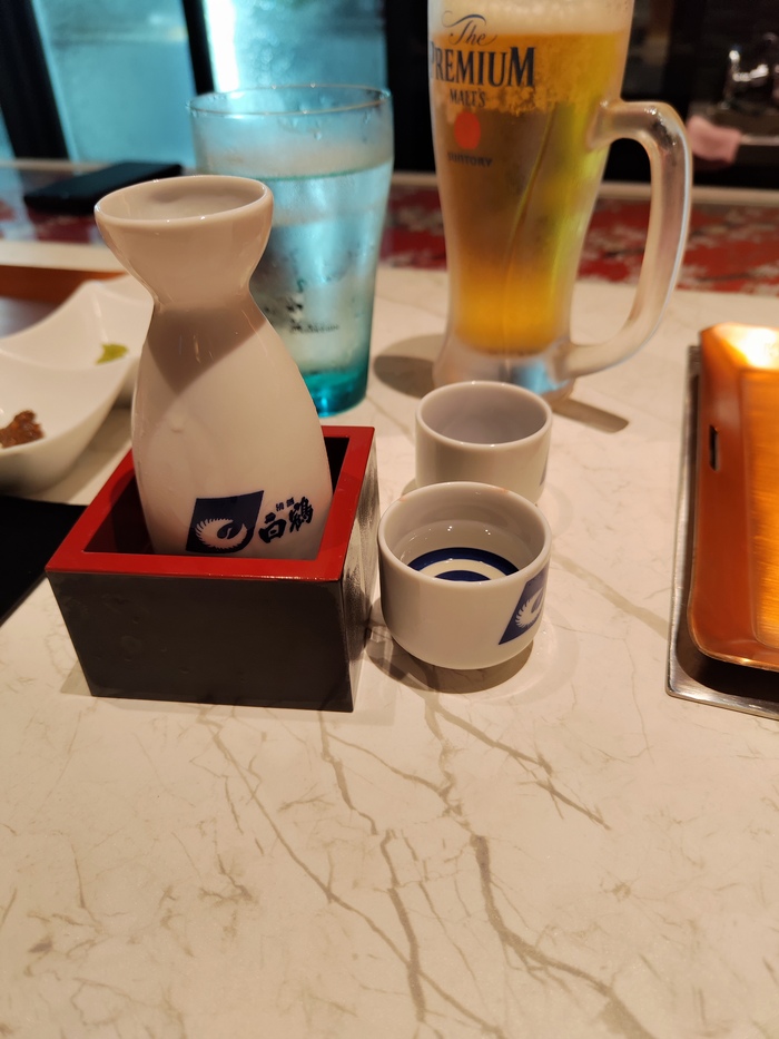 Куда ж без саке