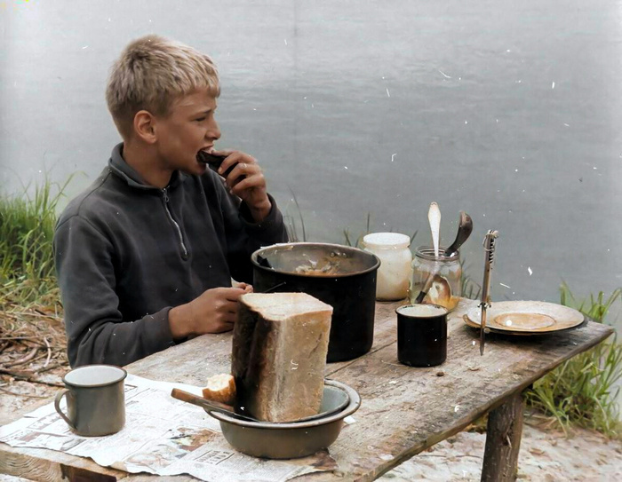 Подборка простых и потрясающих фотографий эпохи СССР. 20 раскрашенных фотографий, Часть XII Старое фото, Историческое фото, Фотография, Колоризация, СССР, Сделано в СССР, Детство в СССР, 60-е, 70-е, 80-е, 50-е, Длиннопост Подборка простых и потрясающих фотографий эпохи СССР. 20 раскрашенных фотографий, Часть XII Старое фото, Историческое фото, Фотография, Колоризация, СССР, Сделано в СССР, Детство в СССР, 60-е, 70-е, 80-е, 50-е, Длиннопост