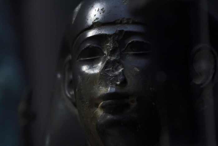 Голова статуи вельможи