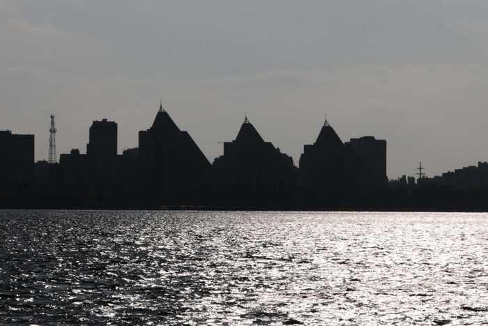 Знаменитые три Великие Воронежские пирамиды, даже на каждой по треноге