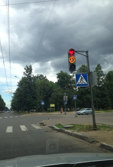 Желает всем любви и счастья.