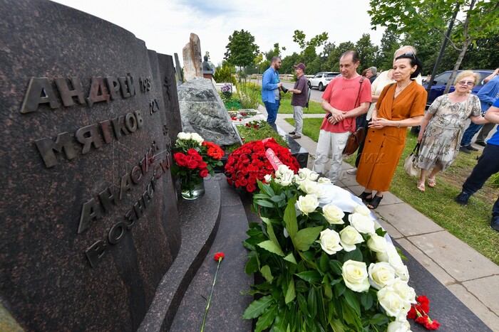 Могила Андрея Мягкова и Анастасии Вознесенской (ее не стало через год после смерти мужа)
