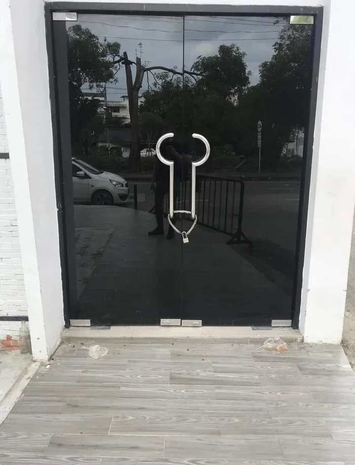 Finalist for the Best Castle Design 2024 - Humor, Memes, Lock, Penis, Toilet humor, Door, Glass door, Repeat