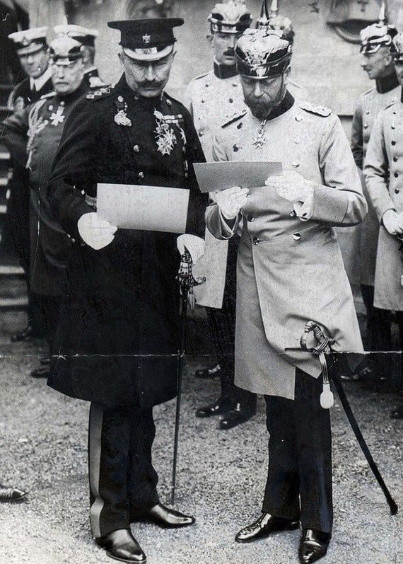 ���������� ������ ��������� II-� � ���������� ������� (�����) � ���������� ������ ����� V � ��������. ��������: <!--noindex--><a href="https://pikabu.ru/story/dva_imperatora_i_mnogo_mundirov_11937909?u=https%3A%2F%2Finteresnoe.me%2Fsource-524993%2Fpost-448138&t=https%3A%2F%2Finteresnoe.me%2Fsource-524993%2Fpost-448138&h=36d4dc72d516545de61b0f0f720bd18e3d6e67ef" title="https://interesnoe.me/source-524993/post-448138" target="_blank" rel="nofollow noopener">https://interesnoe.me/source-524993/post-448138</a><!--/noindex-->