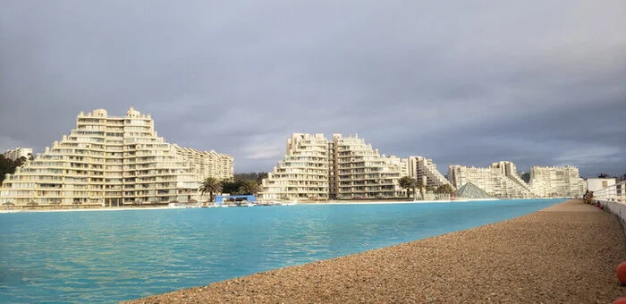 The world's largest swimming pool is located in a small town in Chile - My, Travels, Bike trip, Solo travel, A bike, Bike ride, Andes, Cyclist, South America, Chile, Swimming pool, The largest in the world, Pacific Ocean, Ocean, The mountains, Longpost