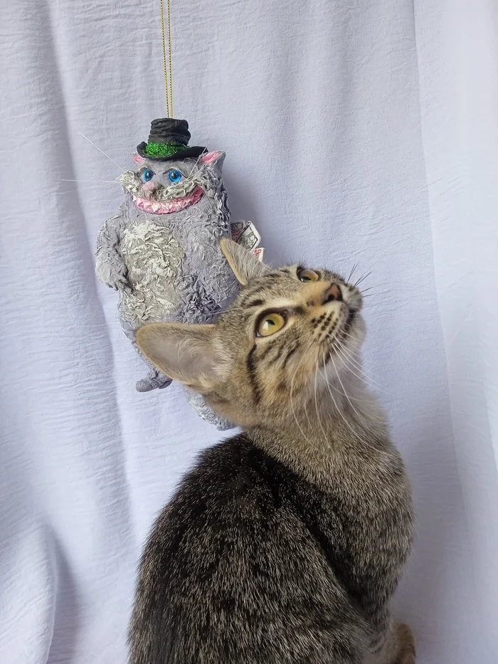 Cotton toy for your Christmas trees - Cotton wool, Handmade, Cheshire Cat, Alice in Wonderland, cat, Presents, Christmas decorations, Make it beautiful, Christmas tree, Author's toy, With your own hands, Mum, Children, Story, Longpost