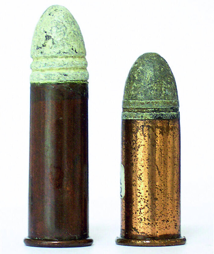 Патроны Шарпса кольцевого воспламенения калибра .54 для винтовки (справа) и карабина