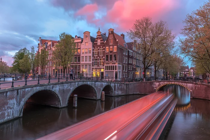 Pink sunset in Amsterdam - My, Around the world, The photo, Amsterdam, Sunset, Landscape, Long exposure, Europe