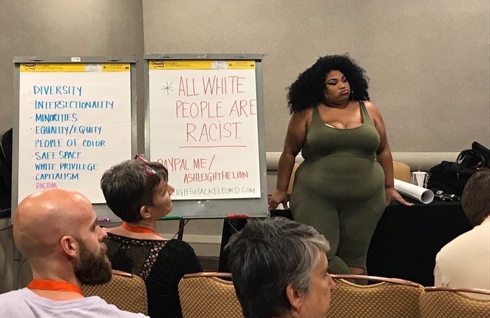 Все белые люди - расисты