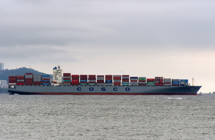 Уссурийский залив, контейнеровоз