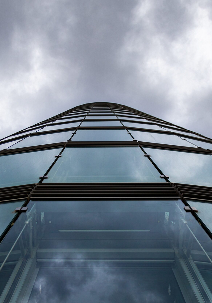 Как современное панорамное остекление поможет выделиться на рынке