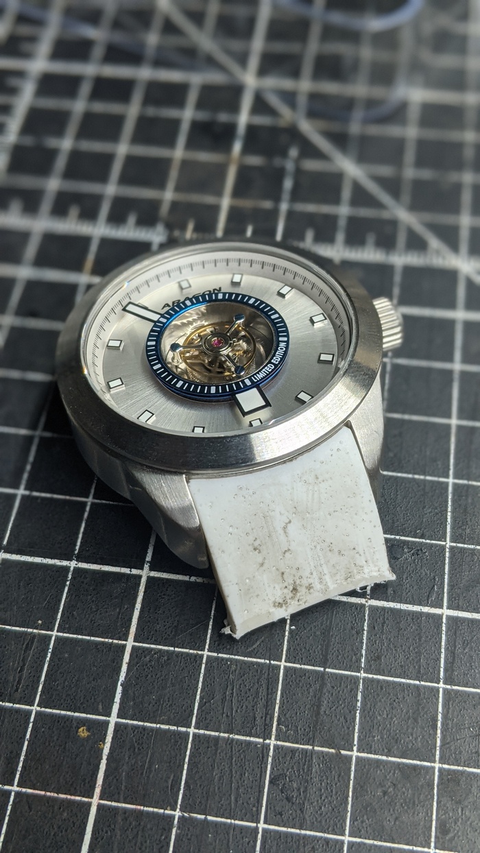 Проверяем плотность посадки. Получилось хорошо, люфтов нет, держится отлично, усадки пластика не заметил.