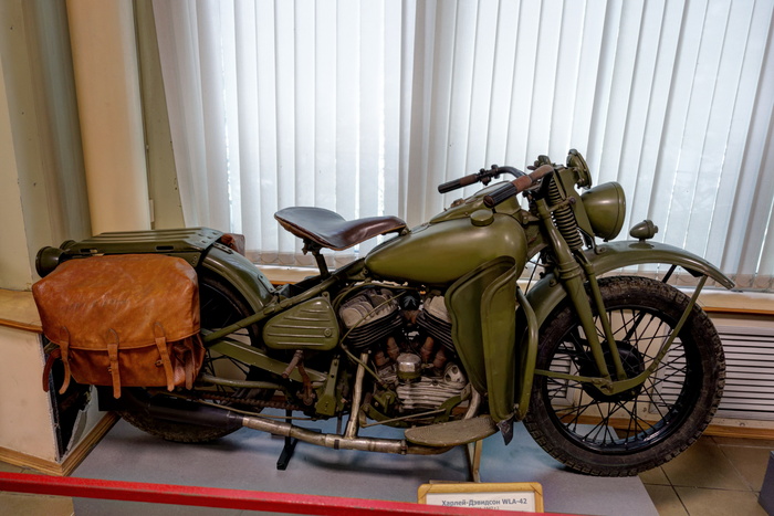 Harley-Davidson WLA 42 (<a href="https://pikabu.ru/story/vladivostok_istorikotekhnicheskiy_muzey_avtomotostarinyi_11932359?u=https%3A%2F%2Fcommons.wikimedia.org%2Fwiki%2FFile%3AVladivostok._The_historian-mechanic_museum_Automotoantiquity_%28%25C2%25ABAutomotostarina%25C2%25BB%29._Harley-Davidson_WLA_42_DSC01254_2200.jpg&t=%D0%BF%D0%BE%D0%BB%D0%BD%D0%BE%D1%80%D0%B0%D0%B7%D0%BC%D0%B5%D1%80&h=43583f30018bc0976d886ce4852e9574bcbfe538" title="https://commons.wikimedia.org/wiki/File:Vladivostok._The_historian-mechanic_museum_Automotoantiquity..." target="_blank" rel="nofollow noopener">полноразмер</a>)