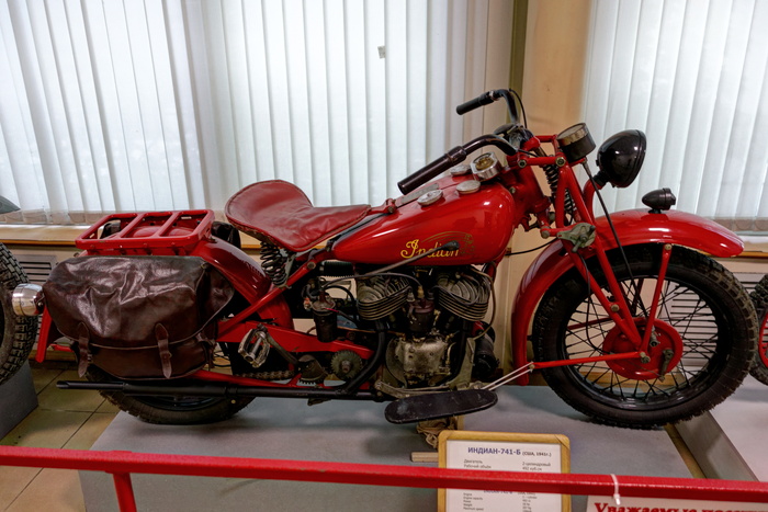 Indian 741 B (<a href="https://pikabu.ru/story/vladivostok_istorikotekhnicheskiy_muzey_avtomotostarinyi_11932359?u=https%3A%2F%2Fcommons.wikimedia.org%2Fwiki%2FFile%3AVladivostok._The_historian-mechanic_museum_Automotoantiquity_%28%25C2%25ABAutomotostarina%25C2%25BB%29._Indian_741_B_DSC01256_2200.jpg&t=%D0%BF%D0%BE%D0%BD%D0%BE%D1%80%D0%B0%D0%B7%D0%BC%D0%B5%D1%80&h=df2eec6aba732cb62b60c33642fe01fb7623fe24" title="https://commons.wikimedia.org/wiki/File:Vladivostok._The_historian-mechanic_museum_Automotoantiquity..." target="_blank" rel="nofollow noopener">поноразмер</a>)