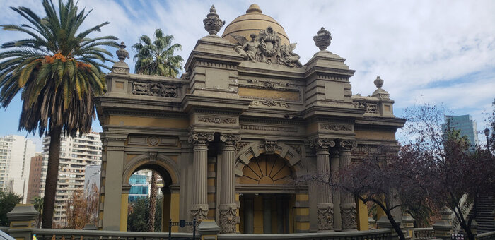 Вид на комплекс сзади