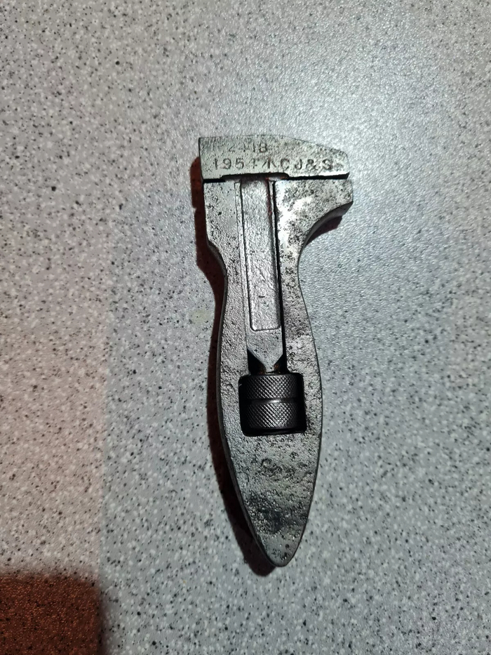 Приблизительно так выглядит целый оригинал.